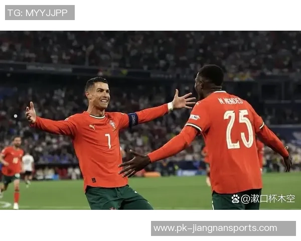 从贫民窟到绿茵传奇:C罗奋斗之路与成长背后的故事 从贫民窟到绿茵传奇:C罗奋斗之路与成长背后的故事